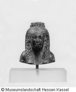 Ptolemäerin im Isis-Typus Bild1